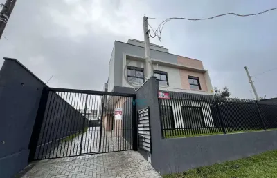 Sobrado em condomínio, na melhor localização do xaxim