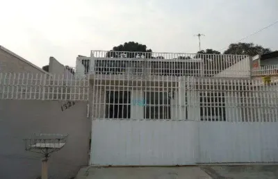 Sobrado  com terraço, 4 quartos à venda no uberaba.