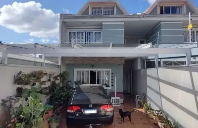 Sobrado triplex, 150m² construido, 3 quartos, suite, frente para rua, terreno de 5 x 25, xaxim, de 850 mil por 639.000