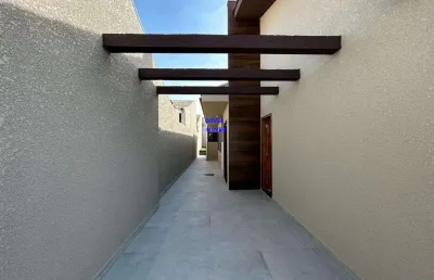Casa 103m², 3 quartos, suite, garagem subterranea, pé direito alto, prox colégio, igrejas, mercados, ótima localização, financia fn 041 99864-4995