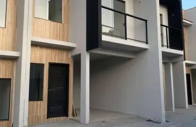 Casa com 2 quartos à venda na Servidão Flor de Jacatirão, 43, Santa Catarina, Joinville