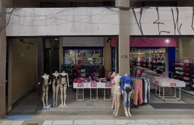 Duas salas comerciais lado a lado a venda no centro histórico