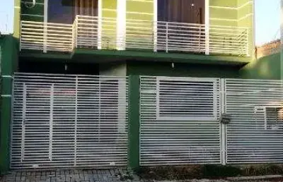 Casa com 3 quartos à venda na rua coronel domingos theodorico de freitas, sítio cercado, curitiba, 160 m2 por r$ 700.000