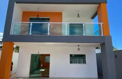 Casa em condomínio fechado com 3 quartos à venda na travessa professor edgar rios, caji, lauro de freitas, 154 m2 por r$ 680.000