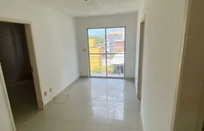 Apartamento com 3 quartos à venda na avenida professor theócrito batista, caji, lauro de freitas, 50 m2 por r$ 155.000