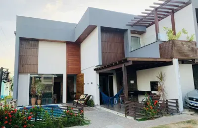 Casa em condomínio fechado com 5 quartos à venda na rua a, barra do jacuípe, camaçari, 141 m2 por r$ 670.000