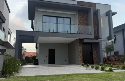 Casa alto padrão em condomínio fechado  no rio vermelho