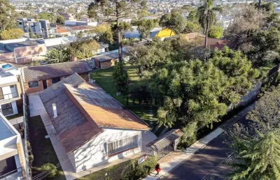 Casa terrea com 3 quartos à venda, 200 m² por r$ 2.100.000 - uberaba - curitiba/pr