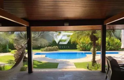 Casa em jurerê com 300m² de área construída terreno de 900m²