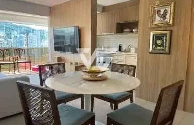 Apartamento alto padrão no centro de florianópolis com 2 suítes