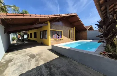 Casa pé na areia com piscina e 4 dormitórios  em itanhaém oportunidade
