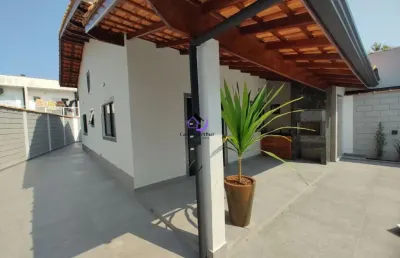 Casa com piscina lado praia em itanhaém por apenas r$ 729.000,00