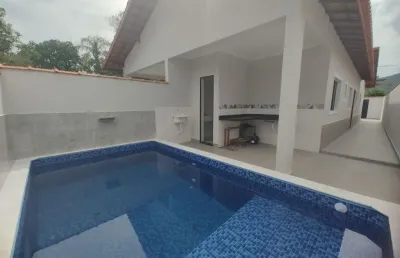 Casa nova com piscina e  3 quartos lado praia campos elísios itanhaém