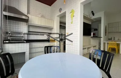 Apartamento nas toninhas com 2 dormitórios sendo 1 suíte,2 vagas de garagem,varanda gourmet com churrasqueira,sala 2 ambientes