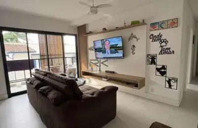 Apartamento à venda na praia da enseada com 2 dormitórios,sala 2 ambientes,cozinha e varanda gourmet