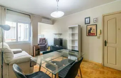 Apartamento com 2 quartos para alugar na Rua Duque de Caxias, Centro Histórico, Porto Alegre