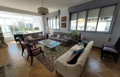 Apartamento mobiliado com 4 dormitórios, sendo 1 suíte com closet, no bairro moinhos de vento