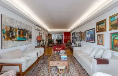 Amplo apartamento com 1 dormitório, vista para o guaíba, no coração do centro histórico