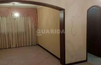Casa residencial com 350m², com 4 dormitórios no bairro partenon