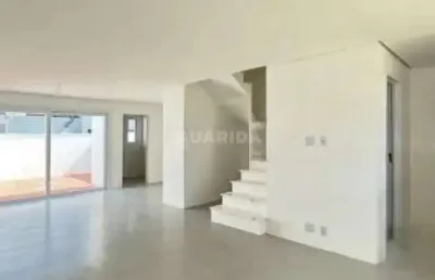Casa em condomínio com 3 dormitórios, sendo 1 suíte, no bairro hípica