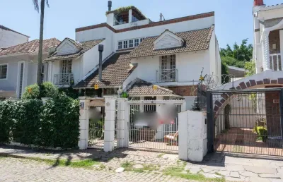 Casa residencial com 4 dormitórios, sendo 2 suíte com closet, no bairro auxiliadora