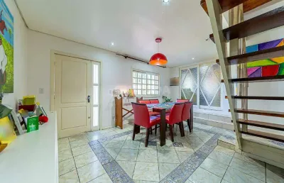Casa com 3 dormitórios e 2 vagas de garagem, no bairro cristo redentor