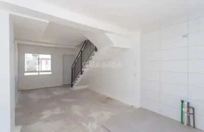 Casa em condomínio com 2 dormitórios e 1 vaga de garagem no bairro vila nova