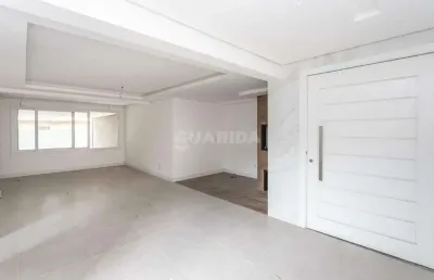 Casa em condomínio com 4 suítes e 2 vagas de garagem no bairro tristeza