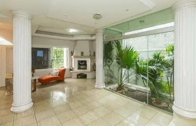 Casa mobiliada com 5 dormitórios, e 6 vagas de garagem no parque santa fé
