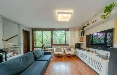 Casa sobrado de 3 dormitórios, sendo 2 suítes no bairro vila assunção.