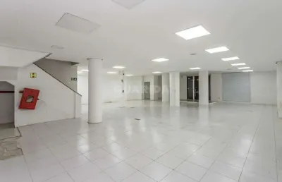 Loja comercial com área total de 504m², no bairro centro histórico.