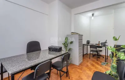 Sala comercial mobiliada, no bairro centro histórico.