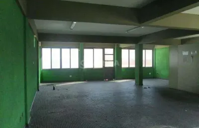 Sala comercial com amplo espaço no bairro passo d'areia