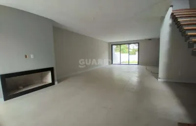 Casa residencial com 3 dormitórios, sendo os 3 suítes, no bairro ipanema