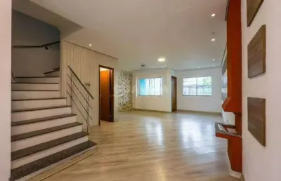 Casa com 3 dormitórios sendo 1 suíte para alugar no bairro hípica.