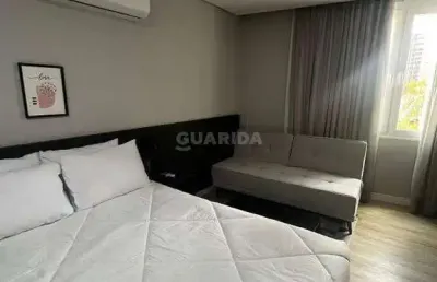 Apartamento mobiliado no estilo studio- loft no bairro centro histórico.