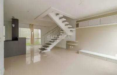Casa em condomínio com cobertura e 3 dormitórios sendo 1 suíte para alugar no bairro glória.