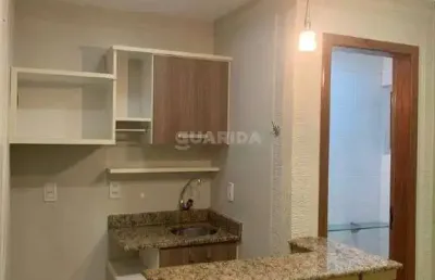 Sala comercial semi mobiliada para alugar no bairro centro histórico.