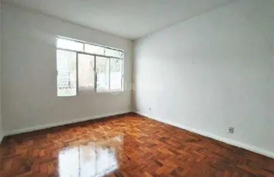 Casa com 3 dormitórios para alugar no bairro glória.