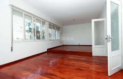 Casa com 5 quartos para alugar na Rua Guilherme Alves, Partenon, Porto Alegre