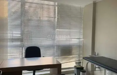 Sala comercial no centro histórico de porto alegre.