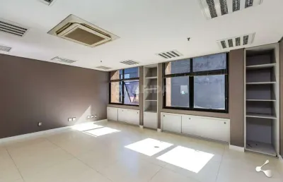 Sala comercial para alugar na Avenida Cristóvão Colombo, Floresta, Porto Alegre