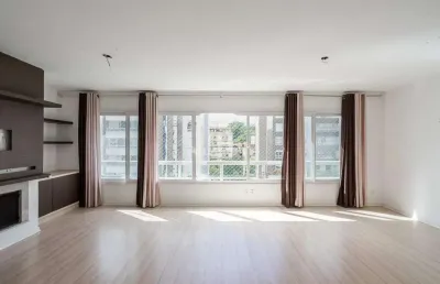 Apartamento com 4 suítes e 3 vagas de garagem no coração do bairro menino deus!