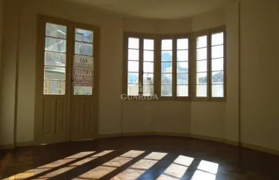 Conjunto comercial amplo no bairro centro. histórico.