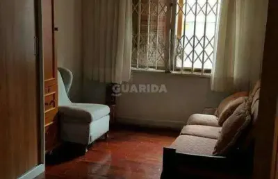 Casa residencial, com 3 dormitórios, sendo 1 suíte, e 4 vagas de garagem no bairro cristo redentor