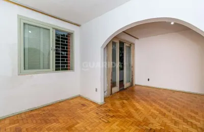 Apartamento com 3 dormitórios e 2 vagas de garagem no bairro partenon!