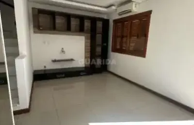 Casa residencial com piscina, 2 dormitórios, e 1 vaga de garagem para alugar no bairro hípica.