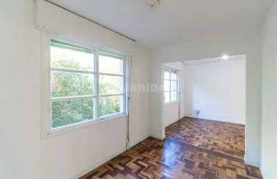 Apartamento de 2 dormitórios para alugar no bairro cristal.