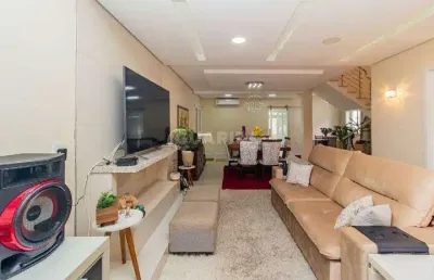 Casa residencial com pátio, 4 dormitórios, 2 vagas de garagem, no bairro partenon - porto alegre/rs