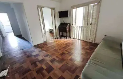 Alugue um espaçoso apartamento de 3 dormitórios no coração do centro histórico!